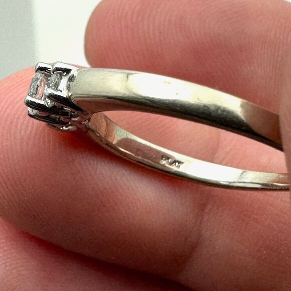 Estate MagicGlo 14K Yellow Gold 3 Stone Diamond Ring Size 8 Vintage Anniversary - Picture 5 of 8